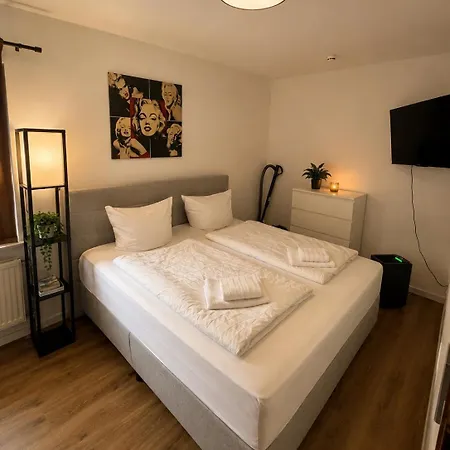 Mit Whirpool, Fasssauna Und Massagesessel - *
